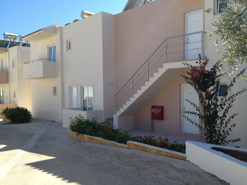 Amaryllis Beach Front Hotel