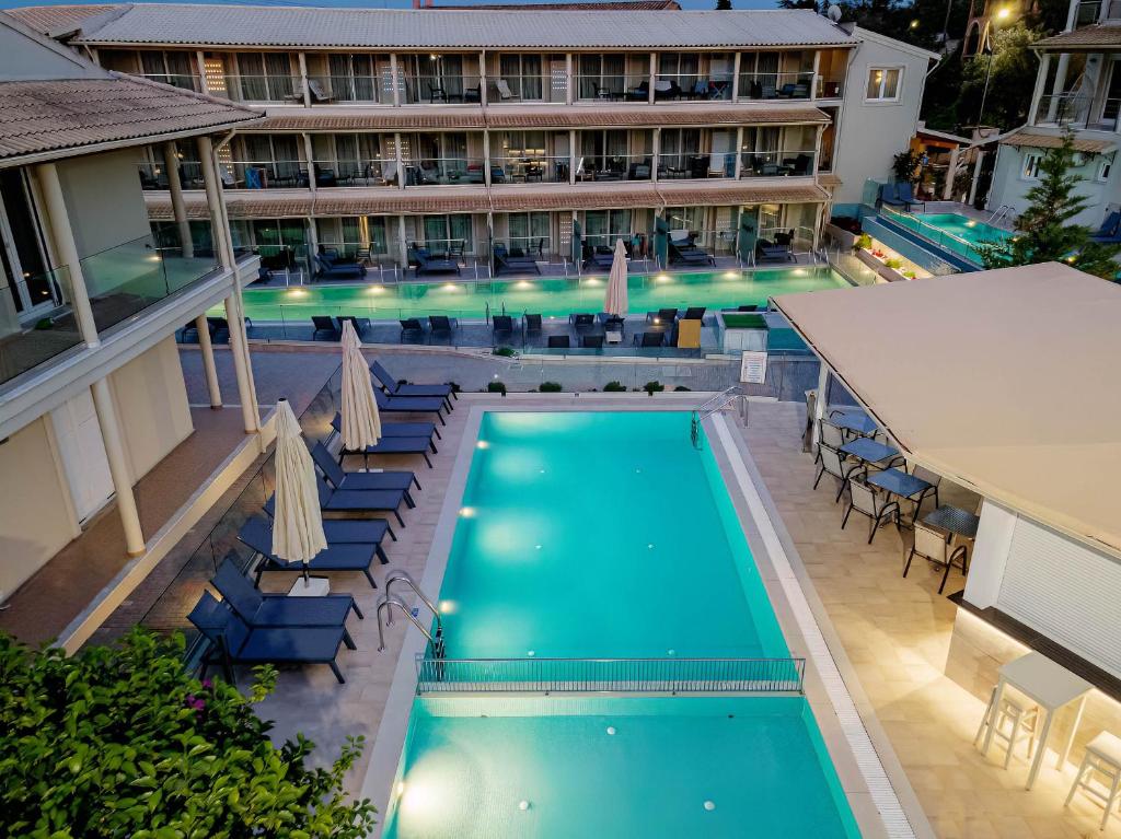 Palapart Gikas Studios and Suites
