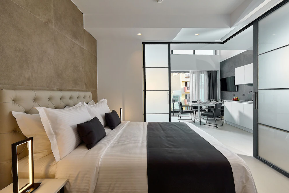 City Lion Apartments & Lofts