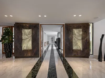 Avra City Hotel