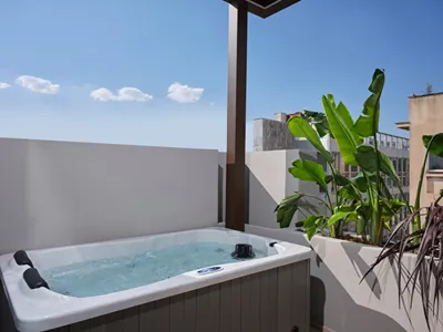 Nur Edge Aparthotel