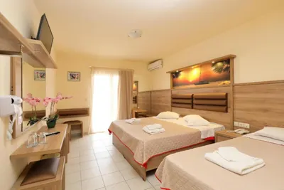Theo Hotel Apartments