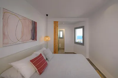Thoe Oia Suites