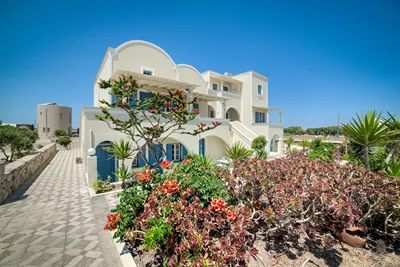 MONOLiTHIA Santorini