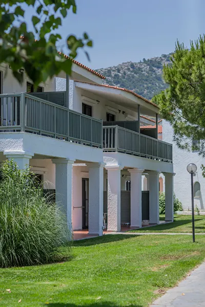 Golden Coast Hotel & Bungalows