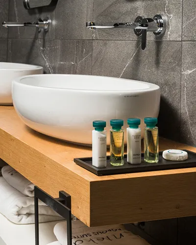 11 Enteka Acropolis Suites
