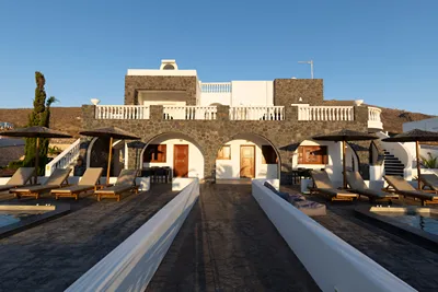 Rhenea Resort Santorini