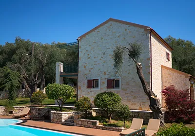 Thalia Cottage & Estate