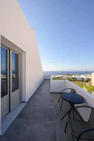 Thoe Oia Suites
