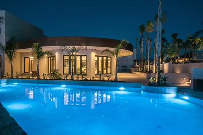 Noble Hotel & Suites