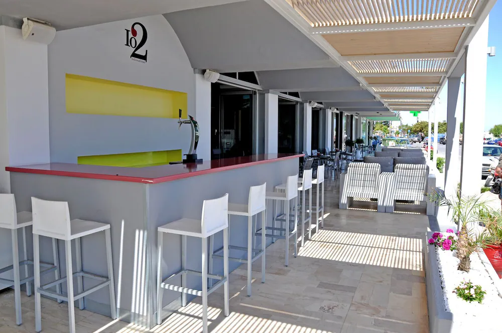 Zephyros Hotel