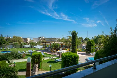 STAMOS HOTEL