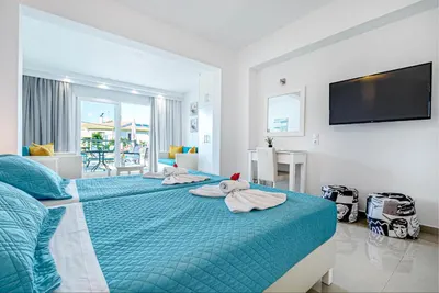 Palapart Gikas Studios and Suites