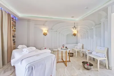 Royal Marmin Bay Boutique & Art Hotel