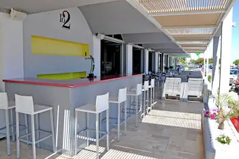 Zephyros Hotel