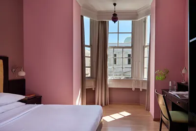 Delphi Art Hotel