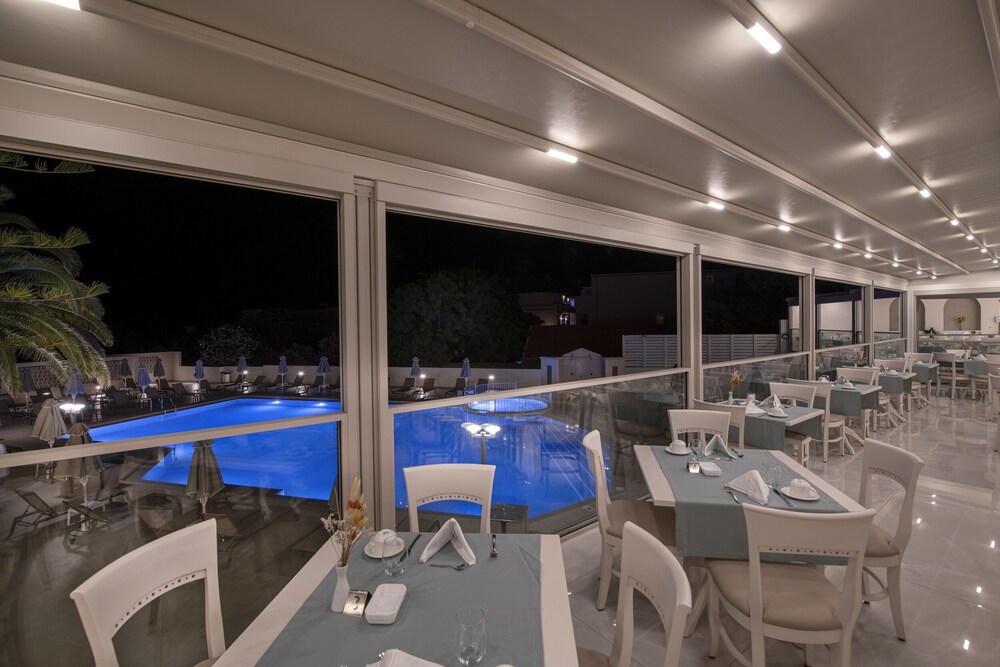 Vantaris Palace Hotel