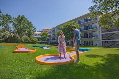 Golden Coast Hotel & Bungalows