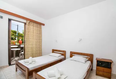 NIKOS BnB