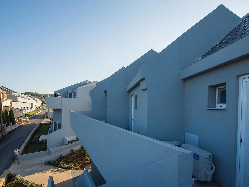 Golden Coast Suites