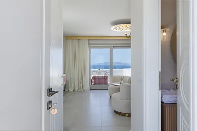 La Madeleine Oia Suites & Caves