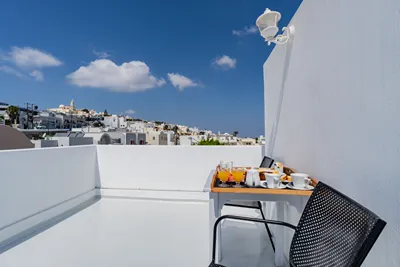 Central Fira Suites