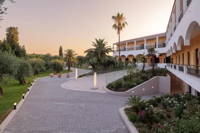 Paradise Hotel