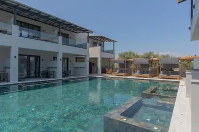 Alora Luxury Suites