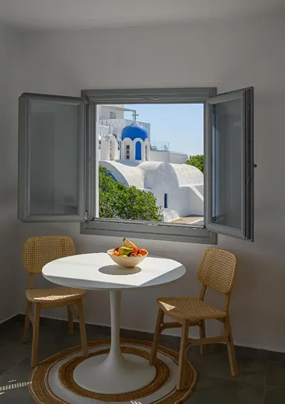 Thoe Oia Suites