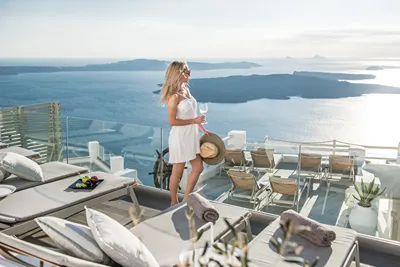 On The Rocks Hotel