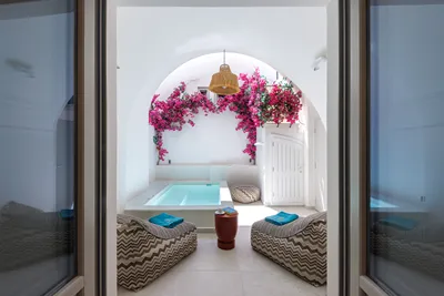 La Madeleine Oia Suites & Caves