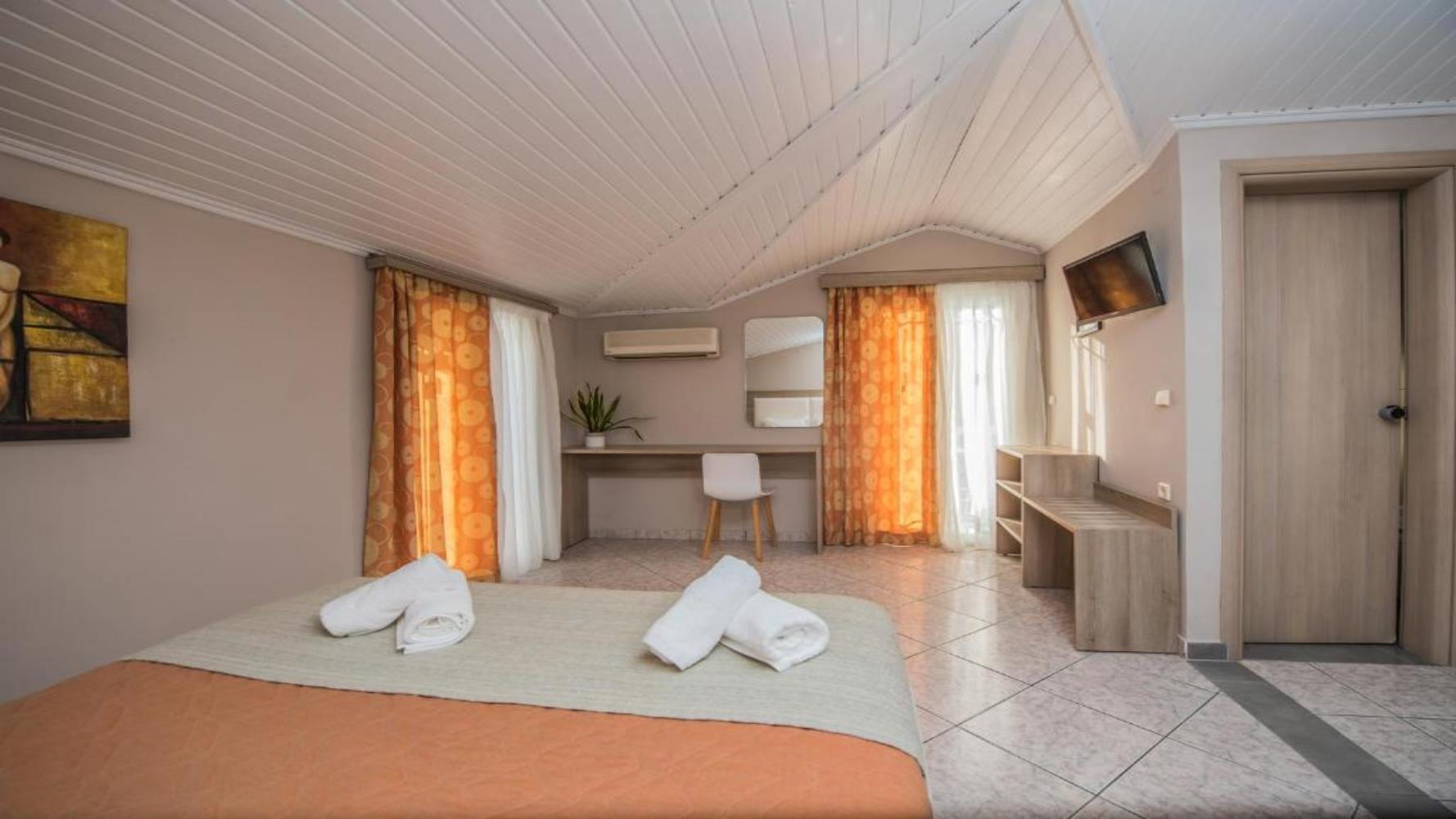 Porto Planos Beach Hotel