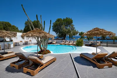 Nissia Beach Apartments & Suites Santorini