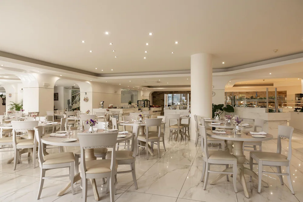 Vantaris Palace Hotel