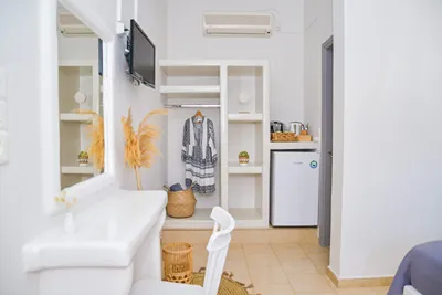 Avgerinos Deluxe Rooms