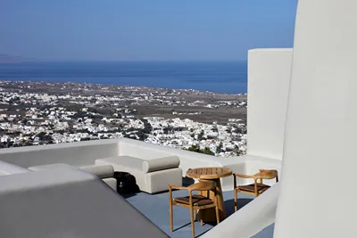 Luna Santorini Suites