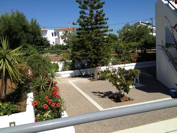 Amaryllis Beach Front Hotel