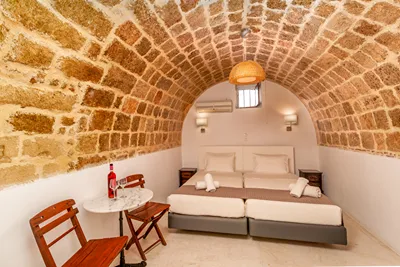 Auberge 32 |  Old Town