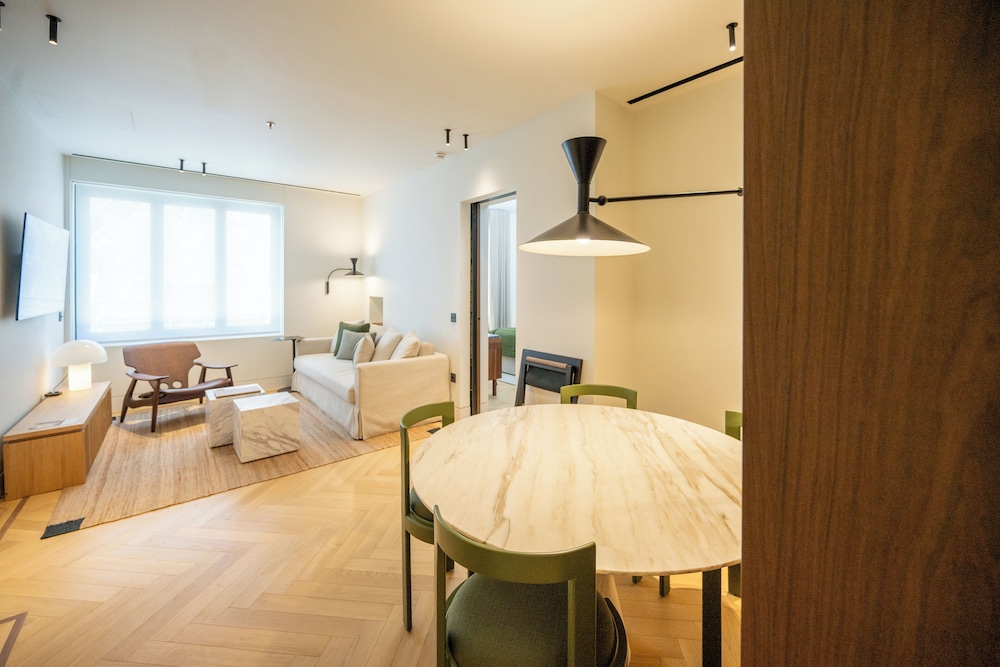 Athens Capital Suites-Mgallery Collection