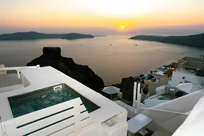 Anemos Cave Suites
