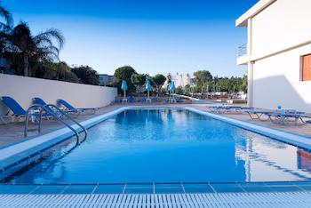 Amaryllis Beach Front Hotel