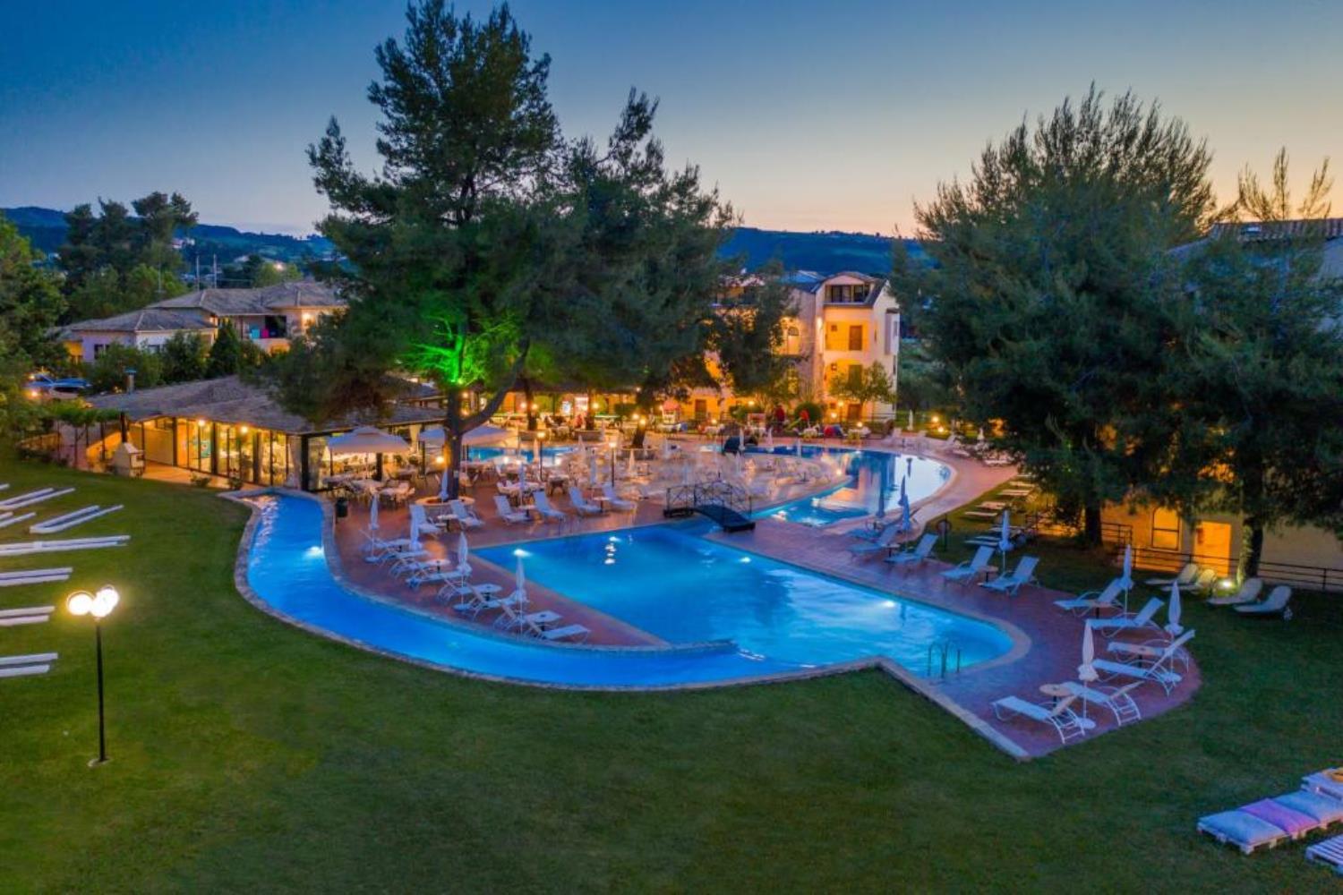 Zeus Eleva Kassandra Lagoon