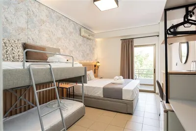 Aqua Beachfront Hotel