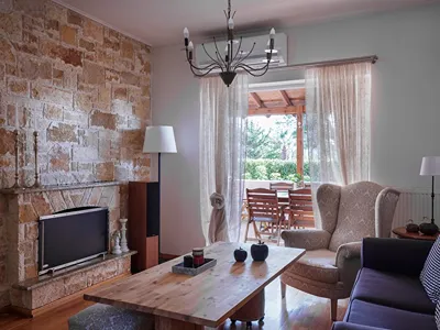 Evi's Voula Home