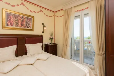 Enavlion Hotel