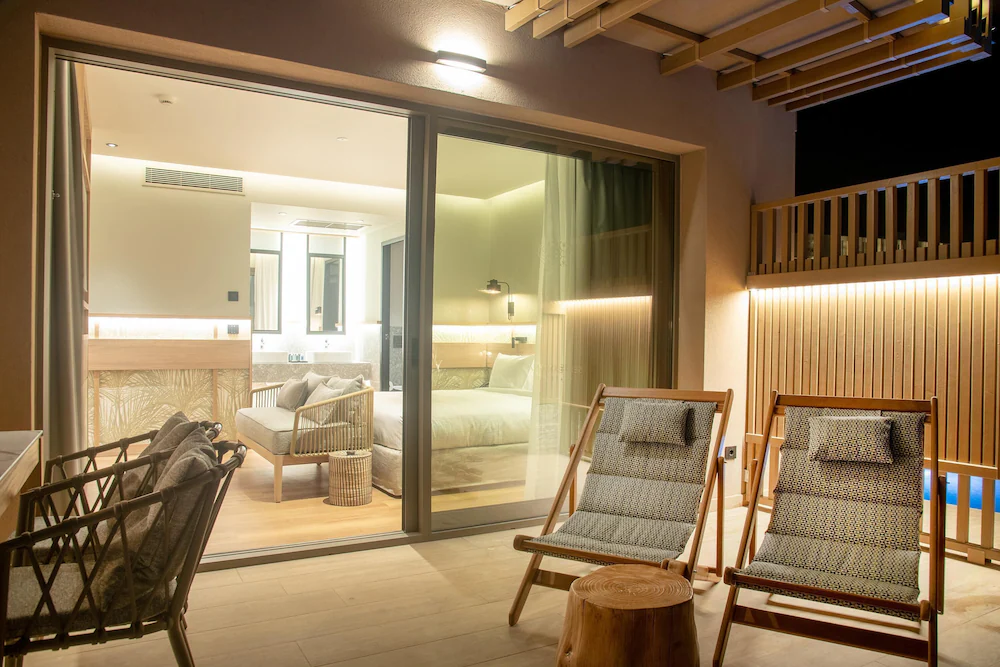Senseana Sea Side Resort & Spa