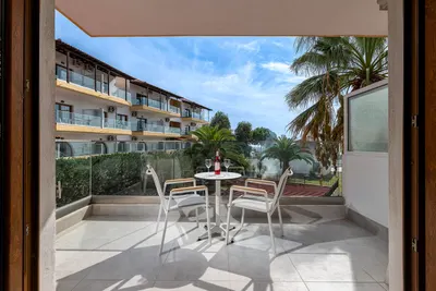 ARISTOTELES HOLIDAY RESORT & SPA