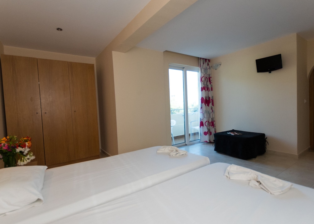 Amaryllis Beach Front Hotel