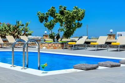 MONOLiTHIA Santorini