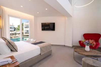 Mirablue Luxury Residences